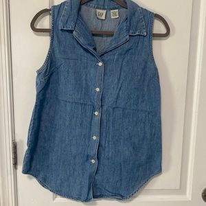 Gap sleeveless jean vest size S